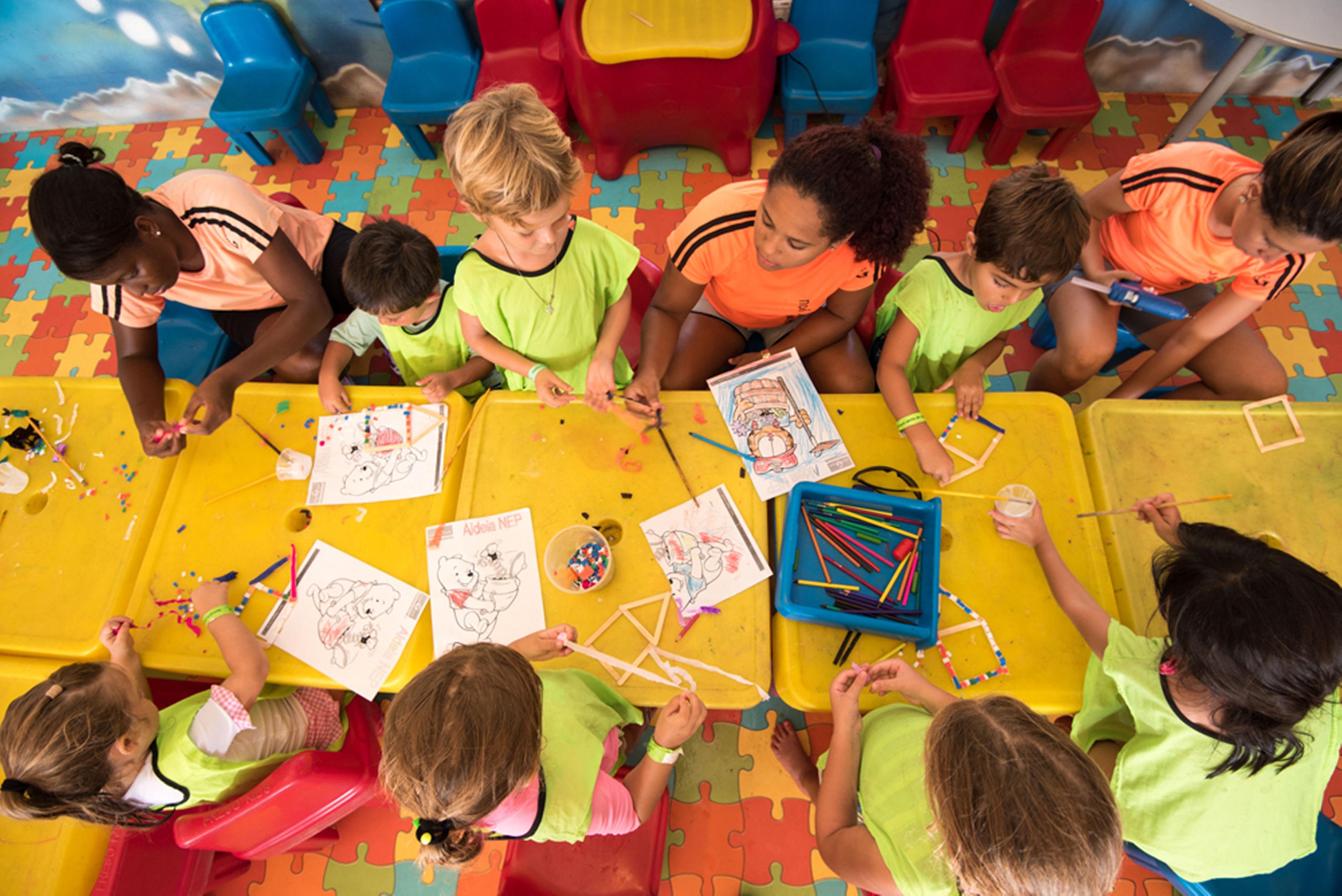 Vila Gale Eco Resort Angra Angra dos Reis Bagian luar foto Children at a nursery school